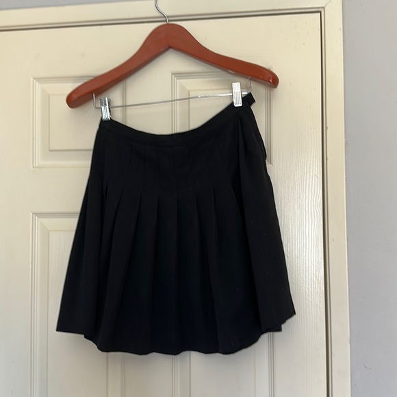 Super cute skirt cotton polyblend. Great support in tummy! Private school look. - Picture 2 of 3